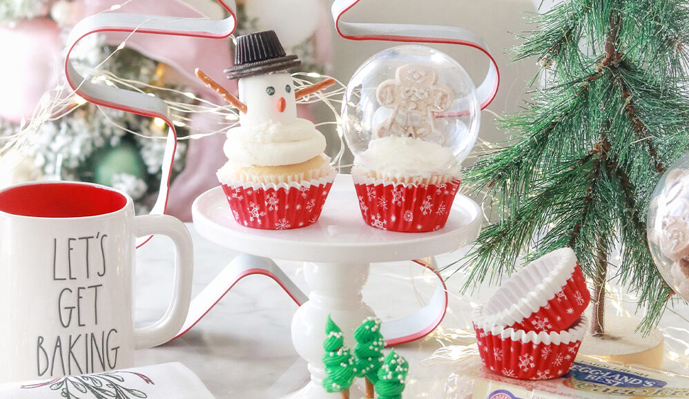 Photo of Festive Vanilla Holiday Cupcakes